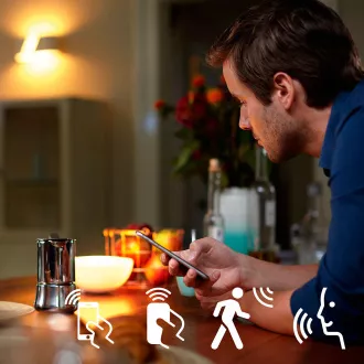 PHILIPS PLAY COL Hue White și ambianță color, două șine + adaptor, Negru PHILIPS PLAY COL Hue White și ambianță color, două șine + adaptor, Negru