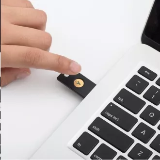 YubiKey 5 NFC - USB-A, cheie/token cu autentificare multifactor (NFC, MIFARE), OpenPGP și suport pentru Smart Card (2FA)