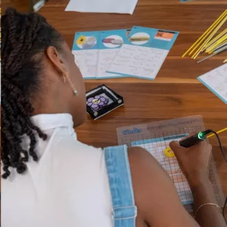 3Doodler 3D Pen Create  stilou 3D și 75 de rezerve și 5 șabloane