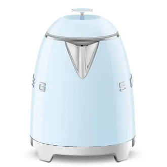 Fierbător mini Smeg KLF05PBEU, 0,8 l / 3 căni, 1400 W, stil anii '50, albastru pastel Fierbător mini Smeg KLF05PBEU, 0,8 l / 3 căni, 1400 W, stil anii '50, albastru pastel