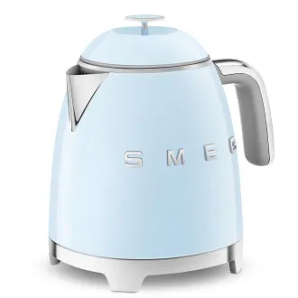 Fierbător mini Smeg KLF05PBEU, 0,8 l / 3 căni, 1400 W, stil anii '50, albastru pastel Fierbător mini Smeg KLF05PBEU, 0,8 l / 3 căni, 1400 W, stil anii '50, albastru pastel