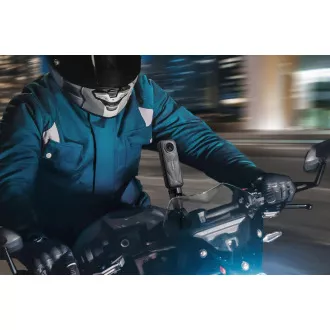 Cameră de acțiune Insta360 X5, video 8K la 360°, cip triplu AI, rezistentă la apă până la 15 m, stabilizare pe 6 axe, baterie de 2400 mAh Cameră de acțiune Insta360 X5, video 8K la 360°, cip triplu AI, rezistentă la apă până la 15 m, stabilizare pe 6 axe, baterie de 2400 mAh