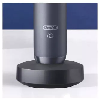 Periuță de dinți electrică Oral-B iO7 Black Onyx, magnetică, 5 moduri, temporizator, senzor de presiune, carcasă, negru Periuță de dinți electrică Oral-B iO7 Black Onyx, magnetică, 5 moduri, temporizator, senzor de presiune, carcasă, negru