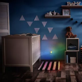 Lumină LED RGB de noapte Solight cu senzor de lumină, culoare opțională, 230V Lumină LED RGB de noapte Solight cu senzor de lumină, culoare opțională, 230V