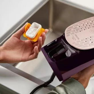 Fier de călcat cu abur Philips Azur 8000 Series DST8021/30, 3000 W, încălzire rapidă, oprire automată, violet