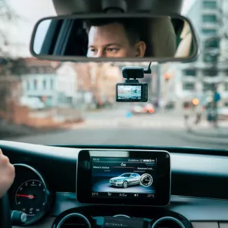 LAMAX T8 - cameră auto