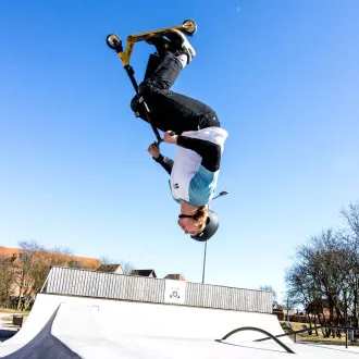 Scuter Freestyle Story High Roller Gold Scuter Freestyle Story High Roller Gold