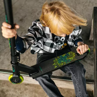 Scuter Freestyle MOVINO TYRO NEON Scuter Freestyle MOVINO TYRO NEON