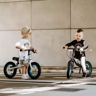 Bicicletă de echilibru pentru copii MOVINO Cariboo ADVENTURE cu frână, roți gonflabile 12'', negru-albastru Bicicletă de echilibru pentru copii MOVINO Cariboo ADVENTURE cu frână, roți gonflabile 12'', negru-albastru