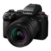 Panasonic Lumix DC-S5 Mark II + Lumix S 20-60 mm f/3.5-5.6 Macro OIS 24.2 Mpx, negru