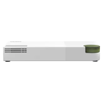 Switch gestionat QNAP QSW-M2108-2C (8 porturi RJ45 2.5GbE și 2 porturi SFP+ / RJ-45 10GbE combinate)