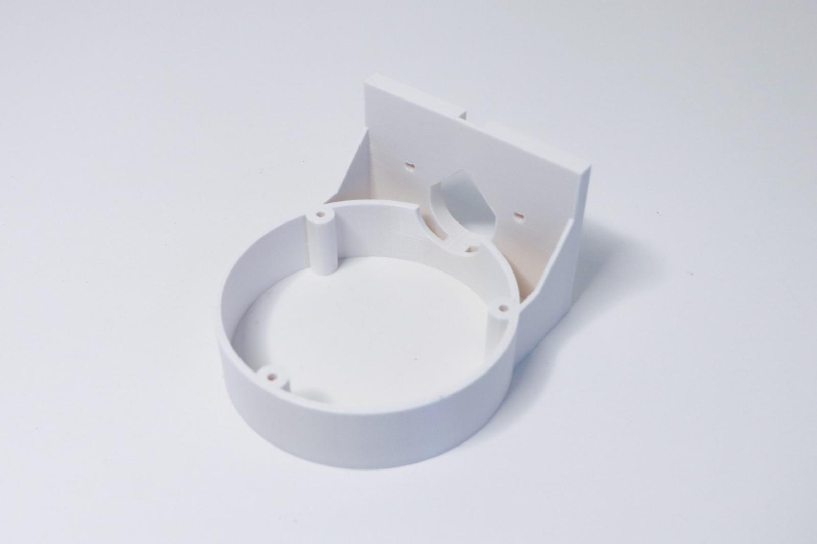 Suport TP-LINK cu capac de cablu pentru camere VIGI C220/C230/C240 pe perete alb
